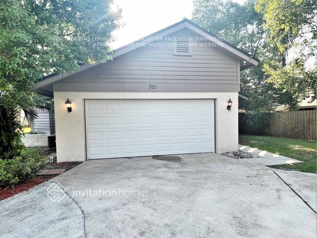 Photo - 701 Lakeside Pl House