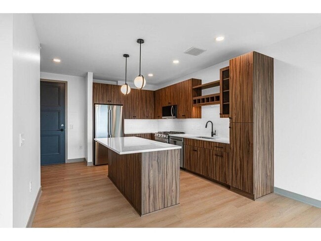 Photo - 640 Wisconsin Ave N Unit 634