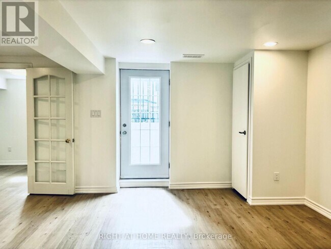 Photo - 1220 Grandview Dr