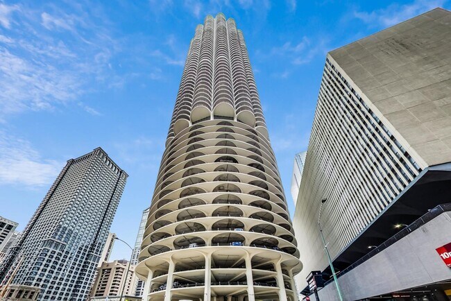 Building Photo - 300 N State St Unit 4003