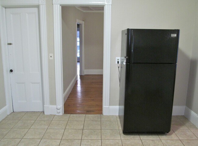 Photo - 39 Gaston Ave Unit LeftSide