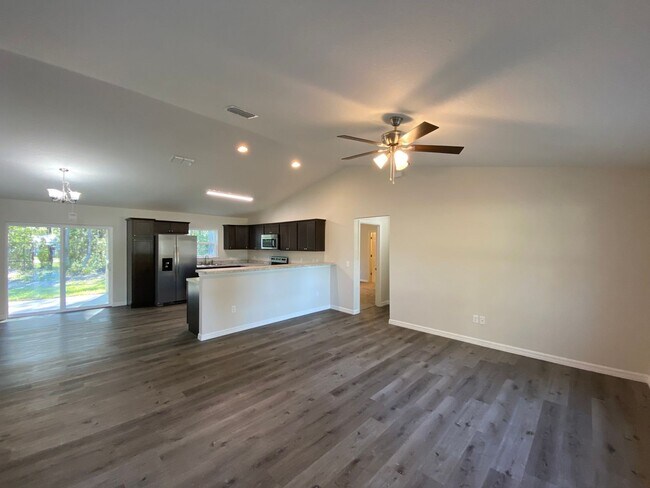 Photo - Custom Home - Desirable SE Ocala Neighborh...