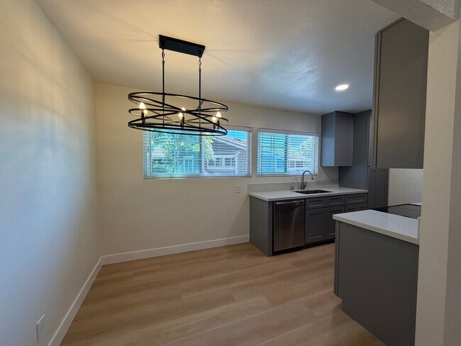 170 Streamwood Unit 1-Bedroom