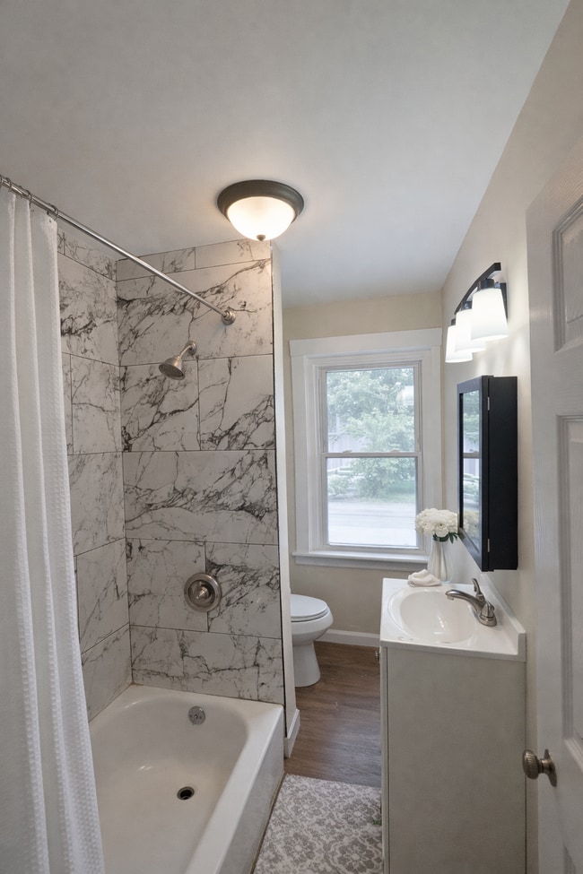 Photo - 514 Heine St