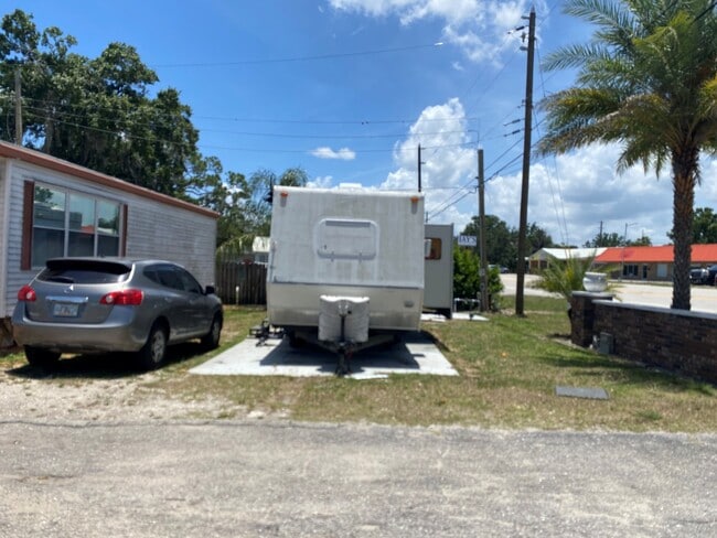 Building Photo - 2900 FL-17