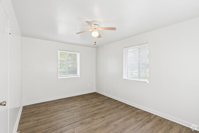 2BR, 1BA - 750SF - Primary Bedroom