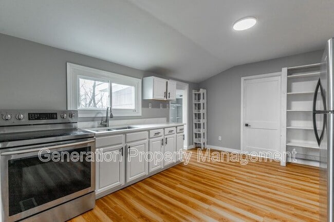 Building Photo - 804 Mcgowan Rd