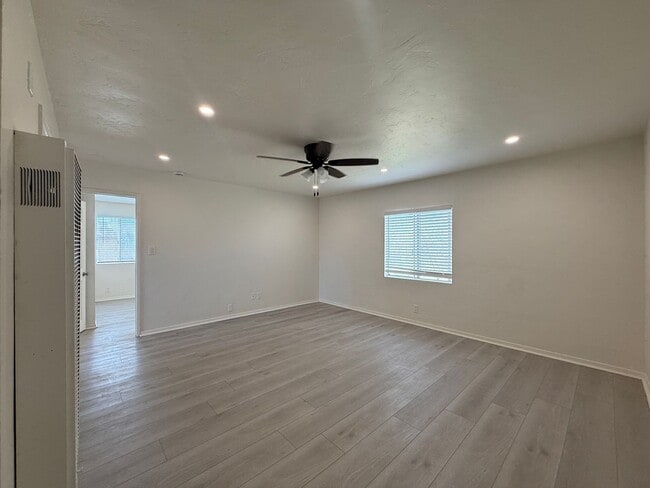 2634 Desert St Unidad 2632