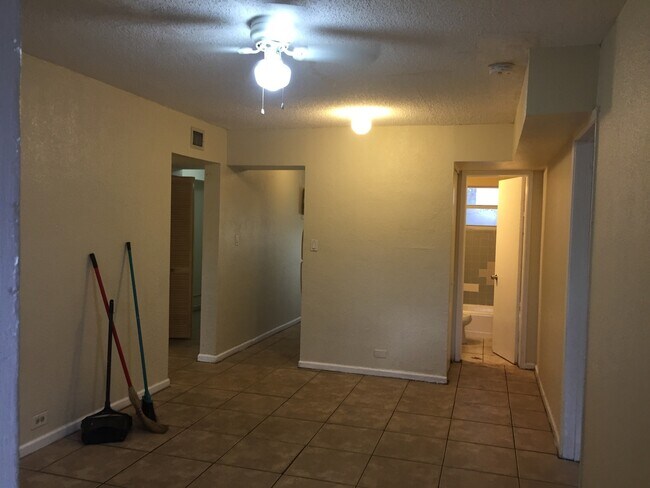 Photo - 1224 NW 3rd St Unit 2