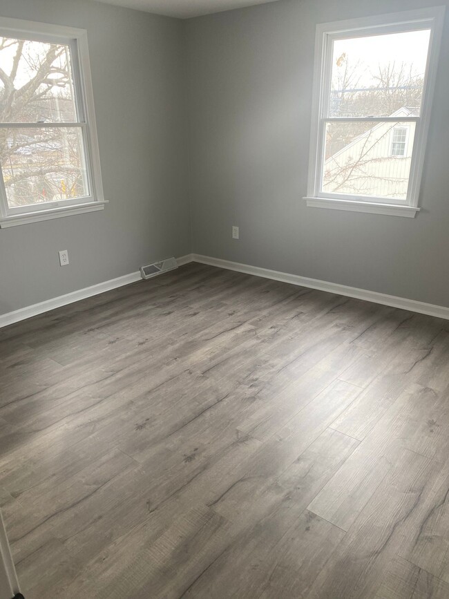 Building Photo - 123 Angell St