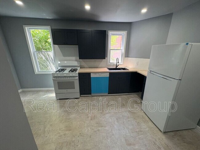 44 Alexander St Unit 2