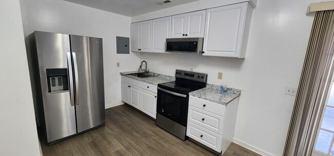 Photo - 2 Bedrooms House, Rockingham County