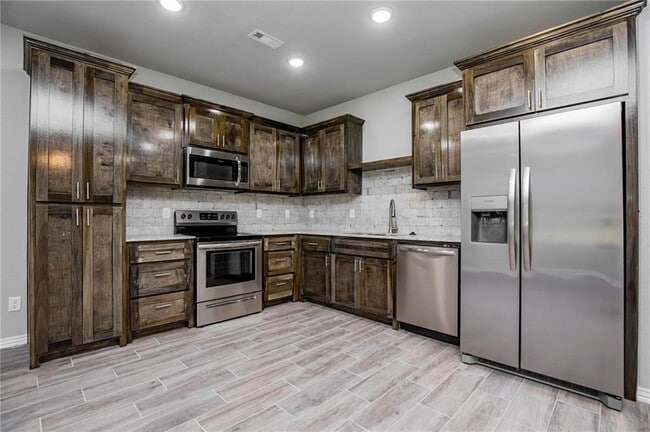 Photo - 1903 Azlin Pl Unit B