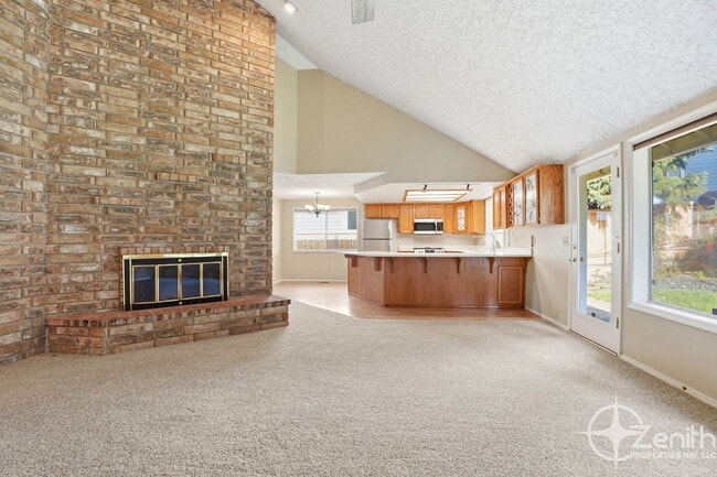 Building Photo - 12018 SE 17th St