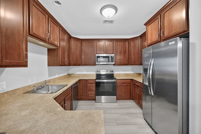 Ample kitchen cabinet space - 404 Degas Ct Unit Williamstown Condo