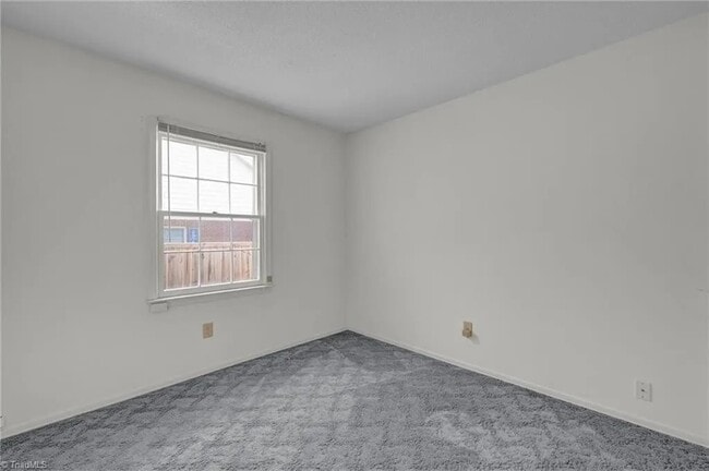 Photo - 205 N Rotary Dr