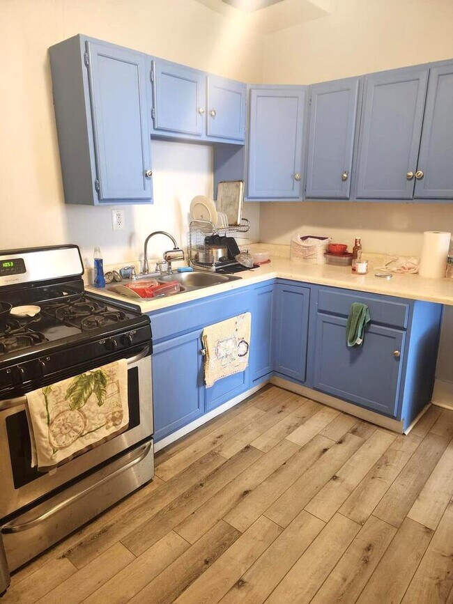 Photo - 3301 W Potomac Ave