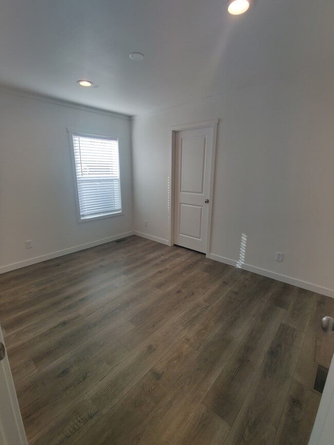 Photo - 330 Kathleen Dr