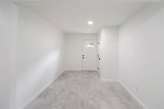 Photo - 527 Gardenia St