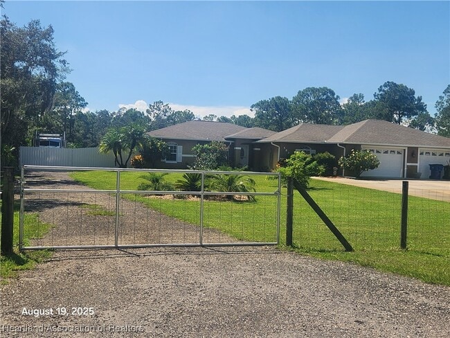 Photo - 5823 Golden Rd