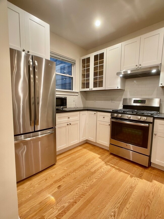 Building Photo - 1133 Fell St Unit 6