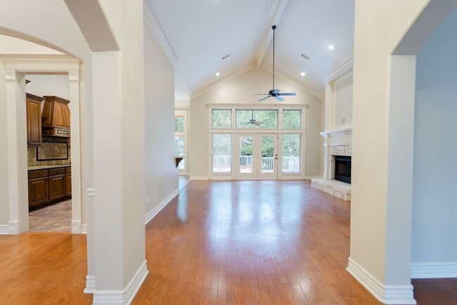Photo - 2000 Square feet, of gorgeous living space in Hot Springs Village.