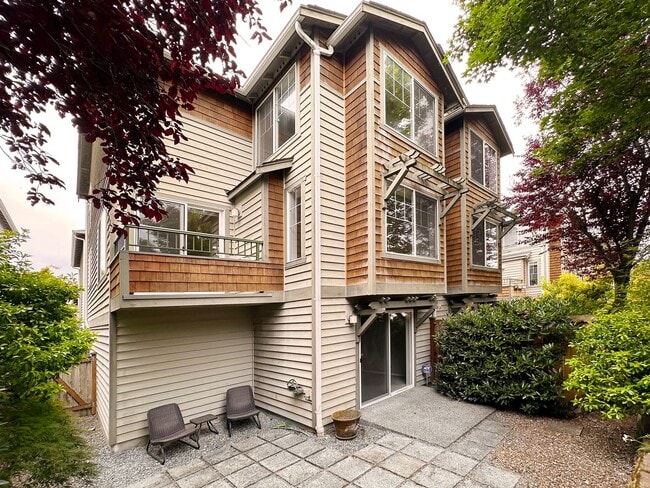 Building Photo - 3bs/2.5ba Seattle Townhome