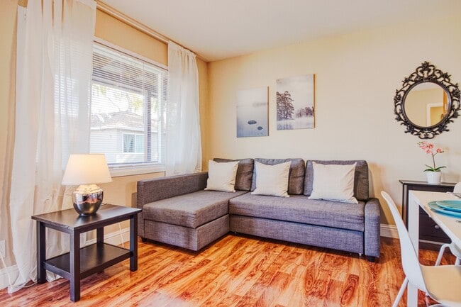 Photo - 619 Buckeye St #6