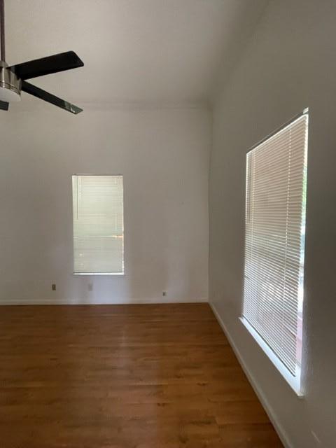 Photo - 208 Medina St