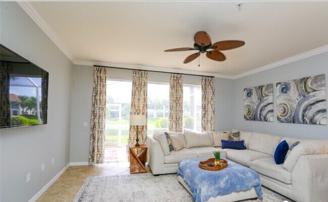 Photo - 960 Hampton Cir