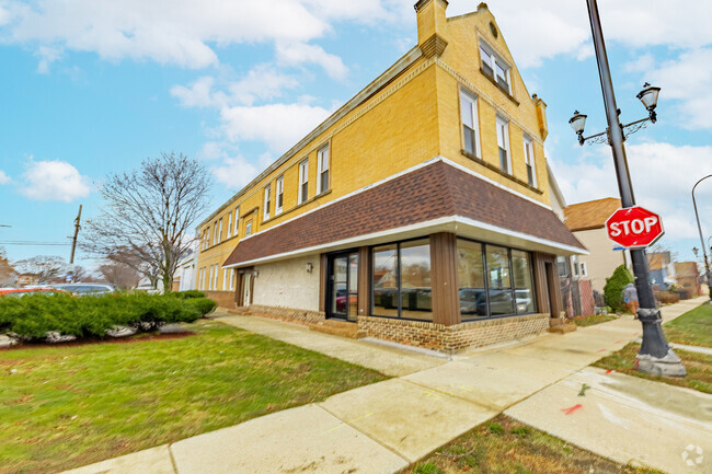 Building Photo - 4928 W 31st St Rental