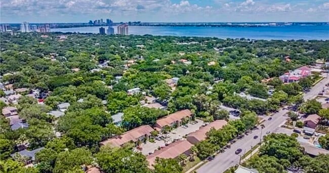 Building Photo - 4810 S Dauphin Ave Unit D13