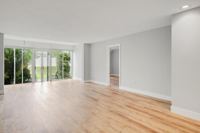 Photo - 4242 Deste Ct Unidad 101