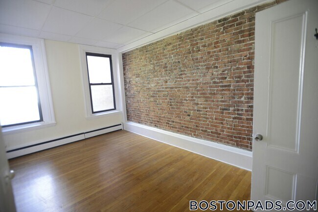 Photo - 179 Harvard St Unit 2