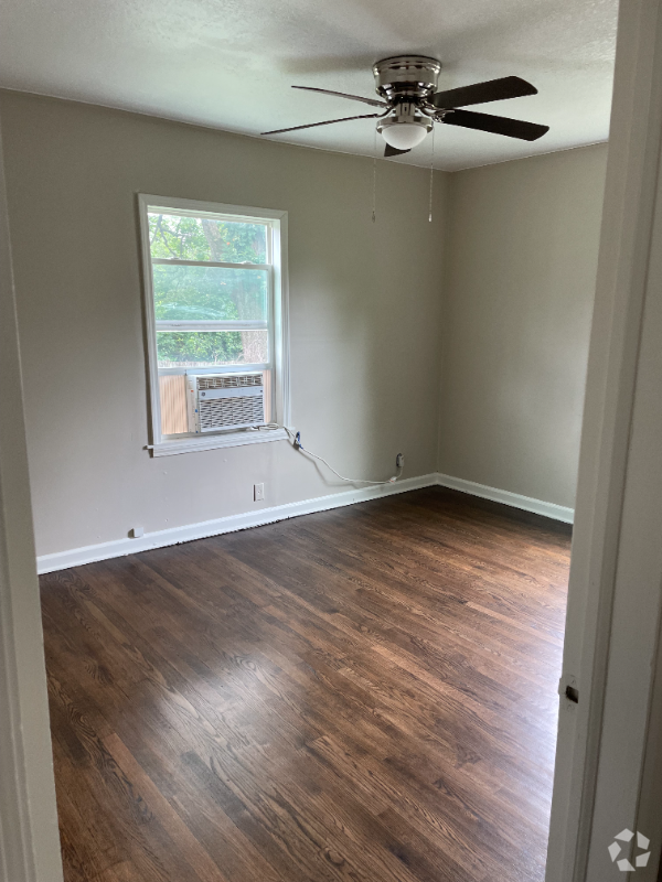 Building Photo - 605 W Mechanic St Unit 4 Plex Rental