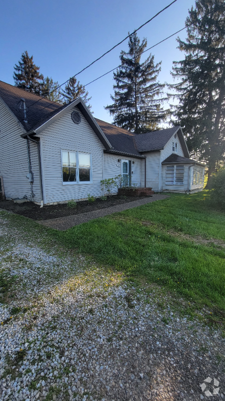 Building Photo - 2281 River Rd Rental
