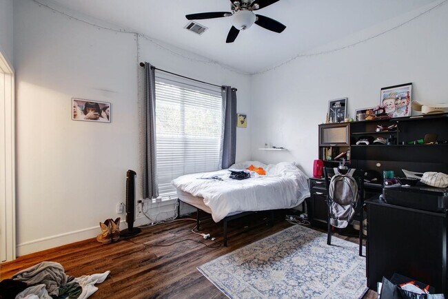 Photo - 616 W 35th St Unit A