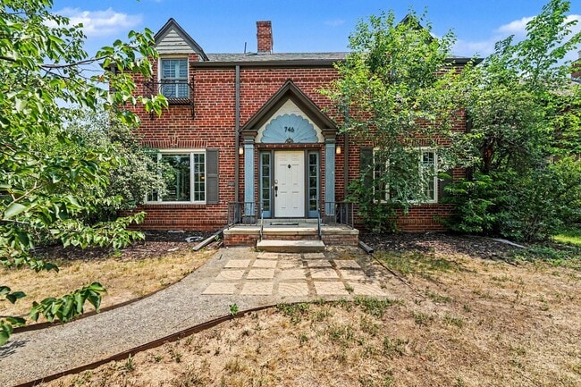 Building Photo - Classic Denver Charm Meets Modern Flexibility