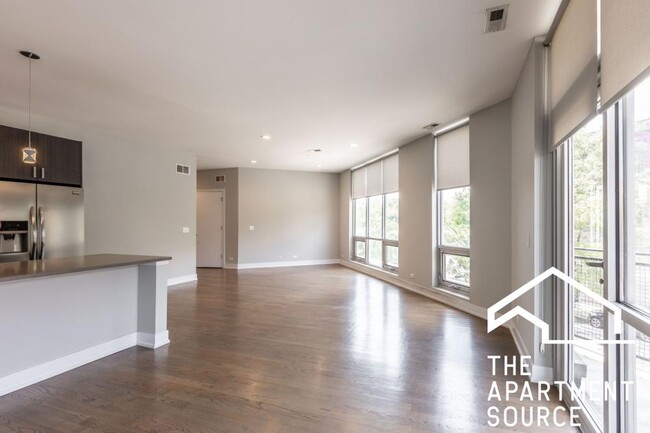 Building Photo - 3 bedroom in Chicago IL 60614 Unit 310 Rental