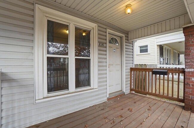 Photo - 212 E Hudson St