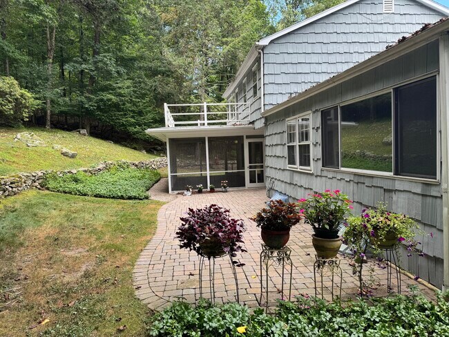 Photo - 6 Rivergate Woods House