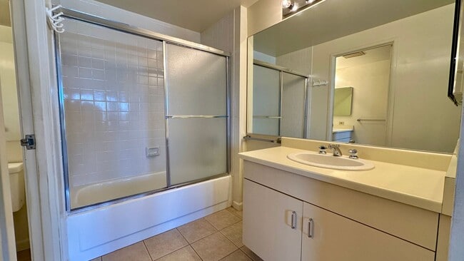 Photo - Panoramic View of the Mountain, Bay, and Rolling Hills Unidad 1102