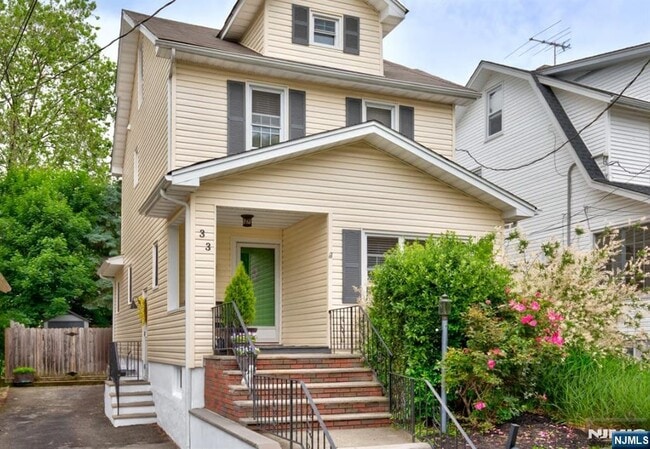 Building Photo - 33 Norwood Pl