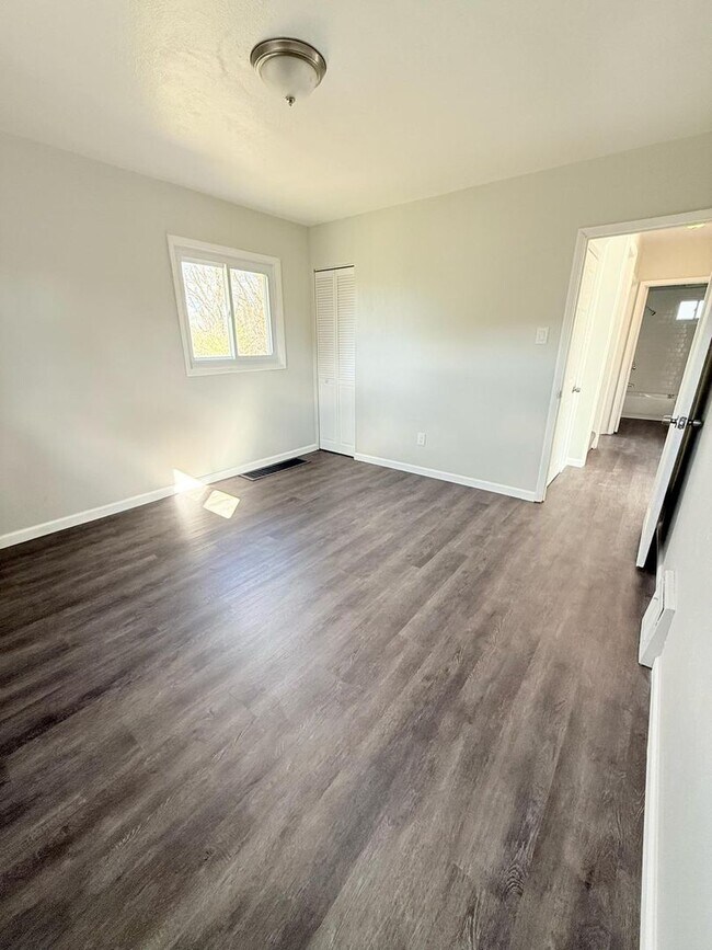 Photo - Great 4BR, 1 1/2BA Single Family Home in P...