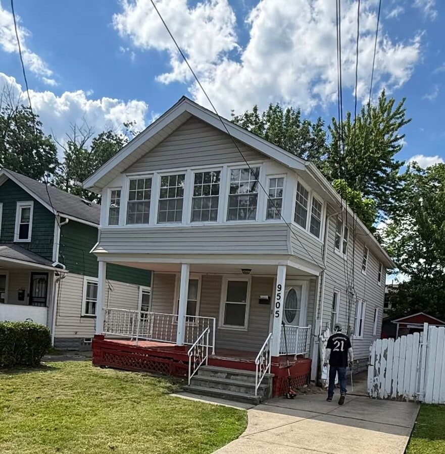 Photo - 9505 Sladden Ave