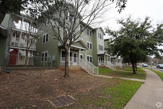 Photo - Lyons Garden