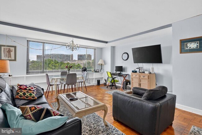 Photo - 1011 Arlington Blvd Unit 942