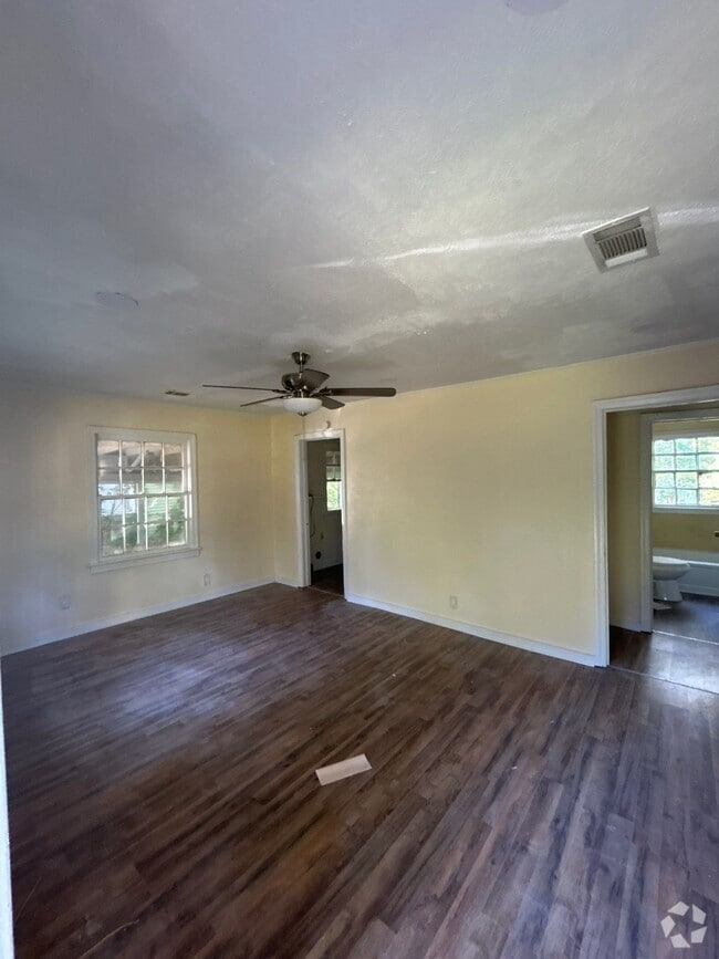 Building Photo - 421 Fielding Ave Rental