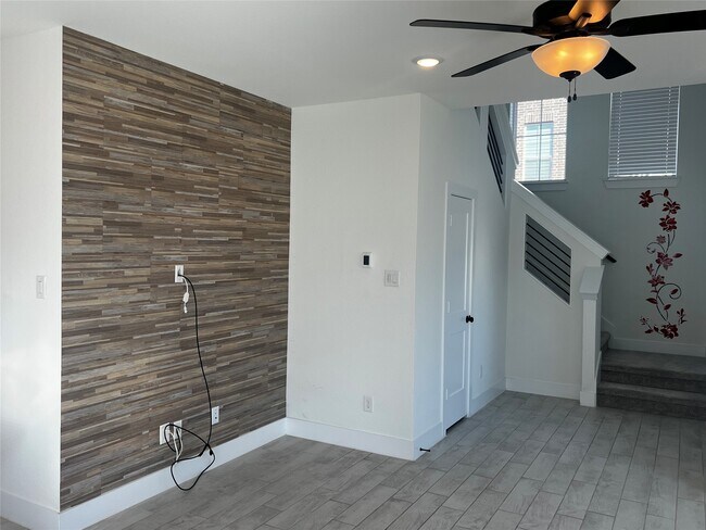 Photo - 7743 Swooping Swallow Ln