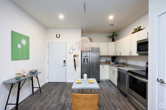 1BR, 1BA - Kitchen